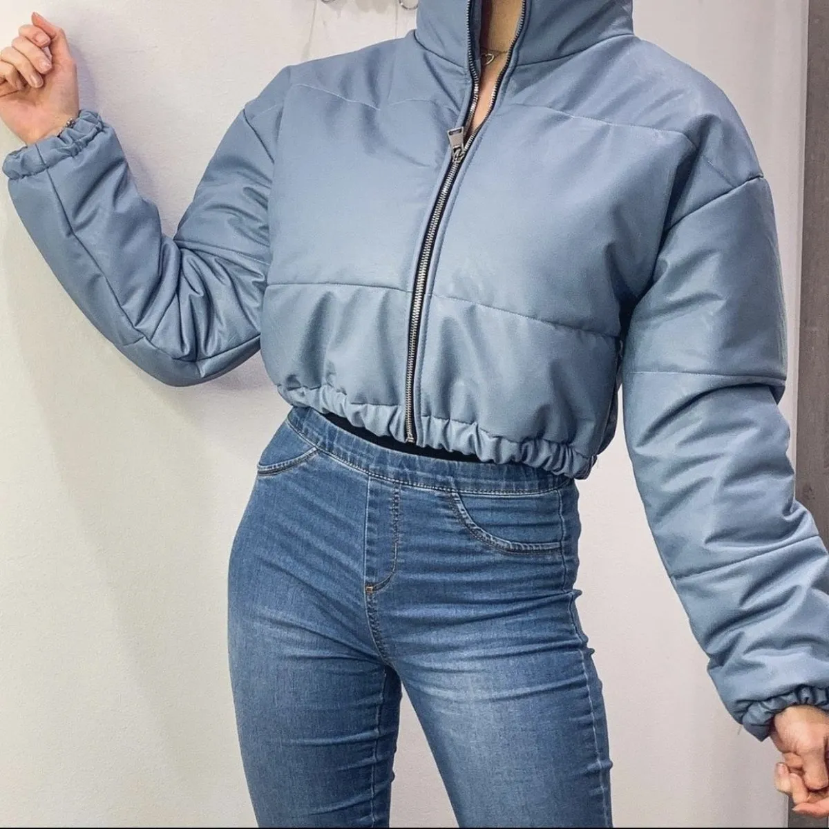 Bomber azzurro in similpelle
