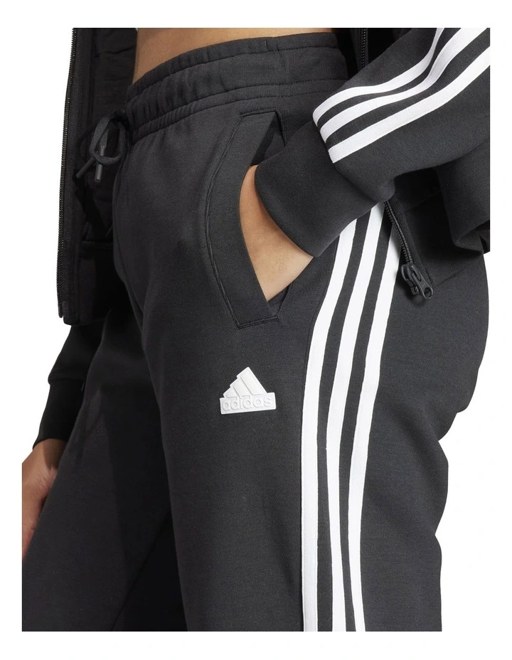 Future Icons 3-Stripes Regular Joggers in Black