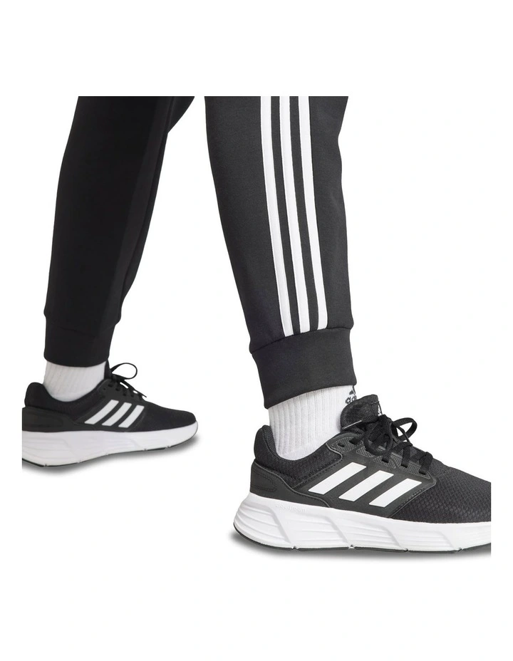 Future Icons 3-Stripes Regular Joggers in Black