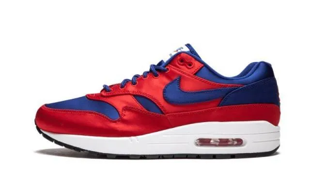 Nike air max SE satin university