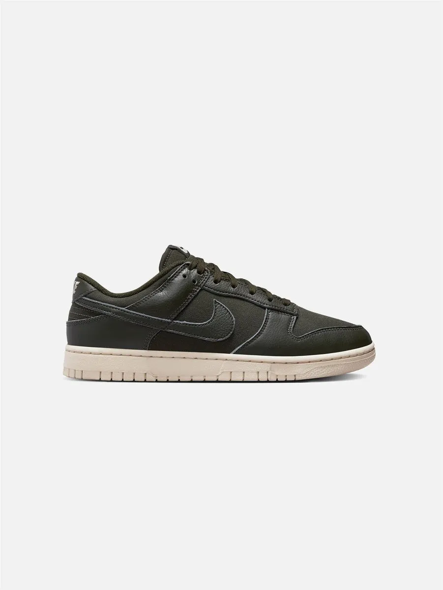 NIKE Dunk Low PRM 