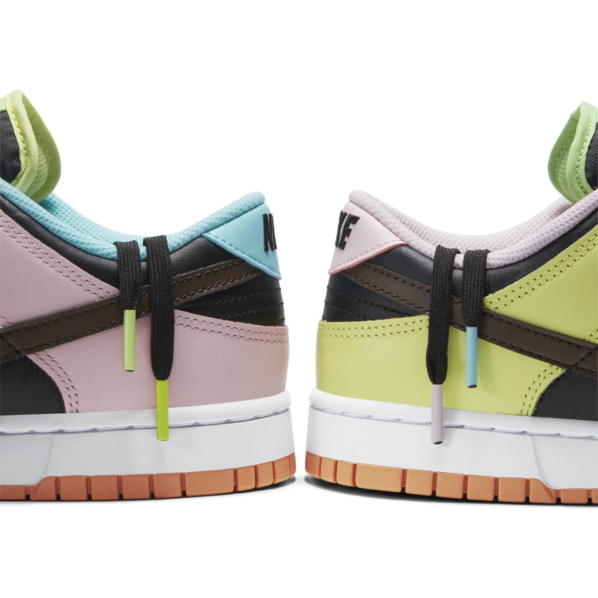 NIKE DUNK LOW SE